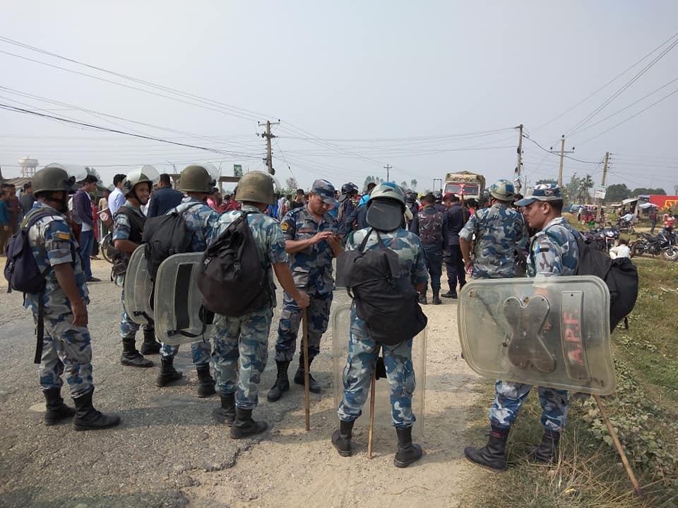 बसको ठक्करबाट घाईते बालकद्वयको मृत्यु, आफन्तद्वारा विरोध प्रदर्शन