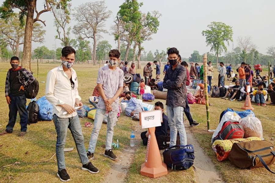 गुजारा नचलेपछि भारत पुगेकाहरू फेरि स्वदेशतिरै