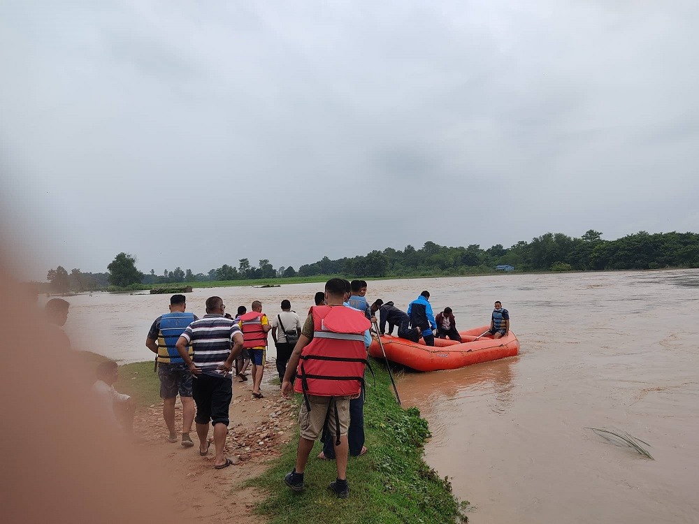 बाढीका कारण शय बढी घर डुबानमा