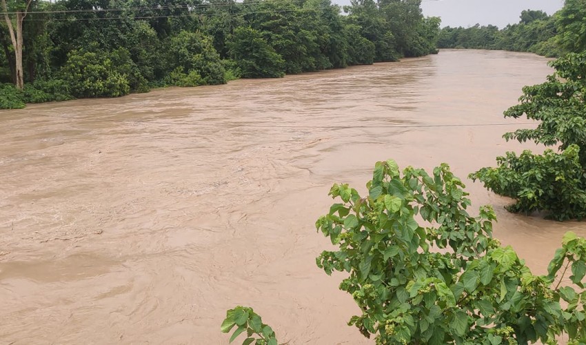 मोहना नदीले खतराको तह पार गर्‍यो